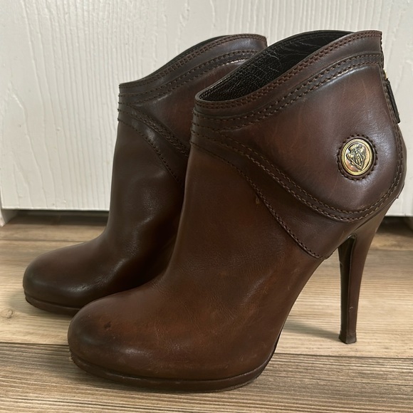 Gucci Diana Hysteria Ankle Booties Sz 6.5 (37) Light Brown Stiletto Medallion - Picture 1 of 8